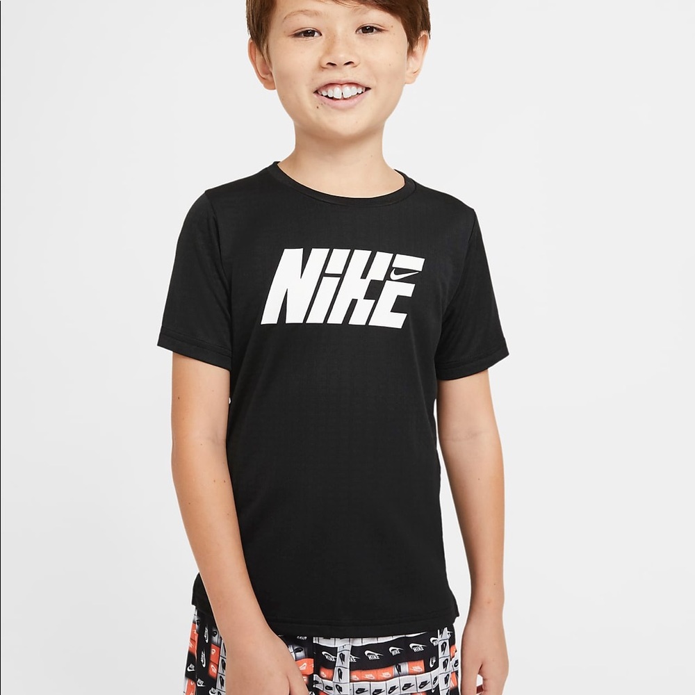 Nike Boys Graphic Logo Training Tee